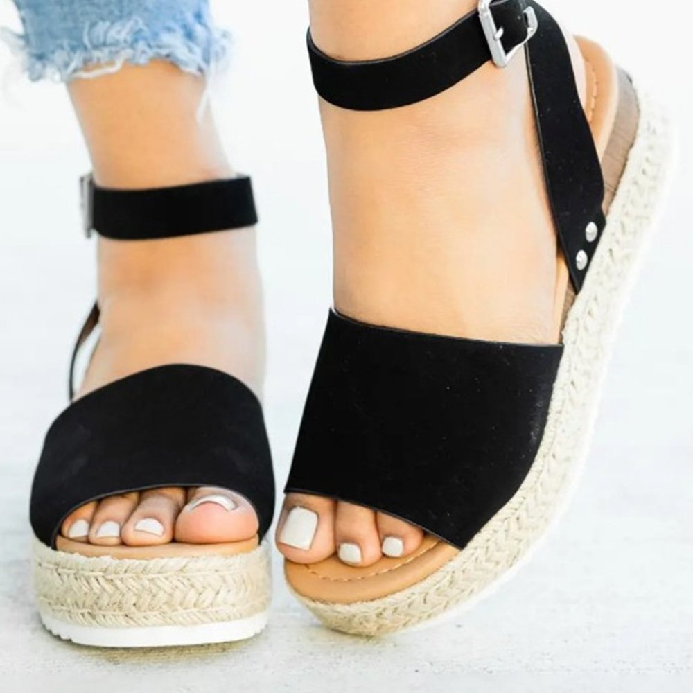 NEW - WOVEN SANDALS - BLACK